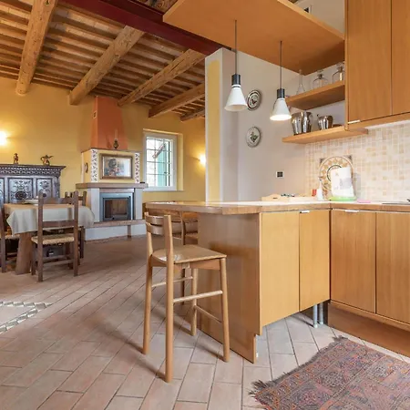 Holiday home Italian Experience-glicine Holiday Castello Ripalta