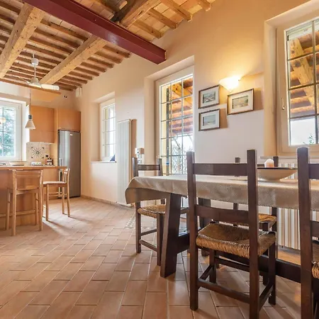 Italian Experience-glicine Holiday