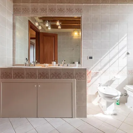 Italian Experience-glicine Holiday Holiday home Castello Ripalta